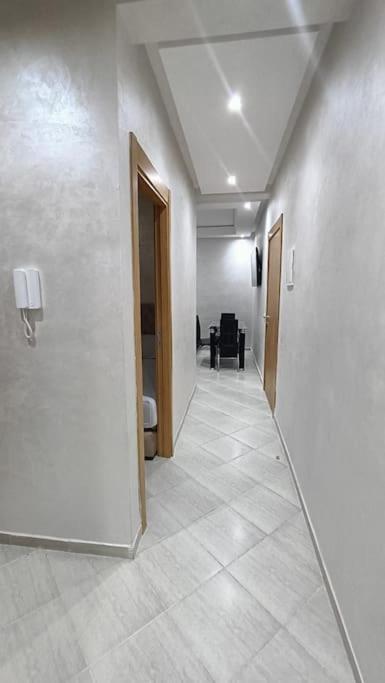 Modern Family Apartment Near Airport マラケシュ エクステリア 写真