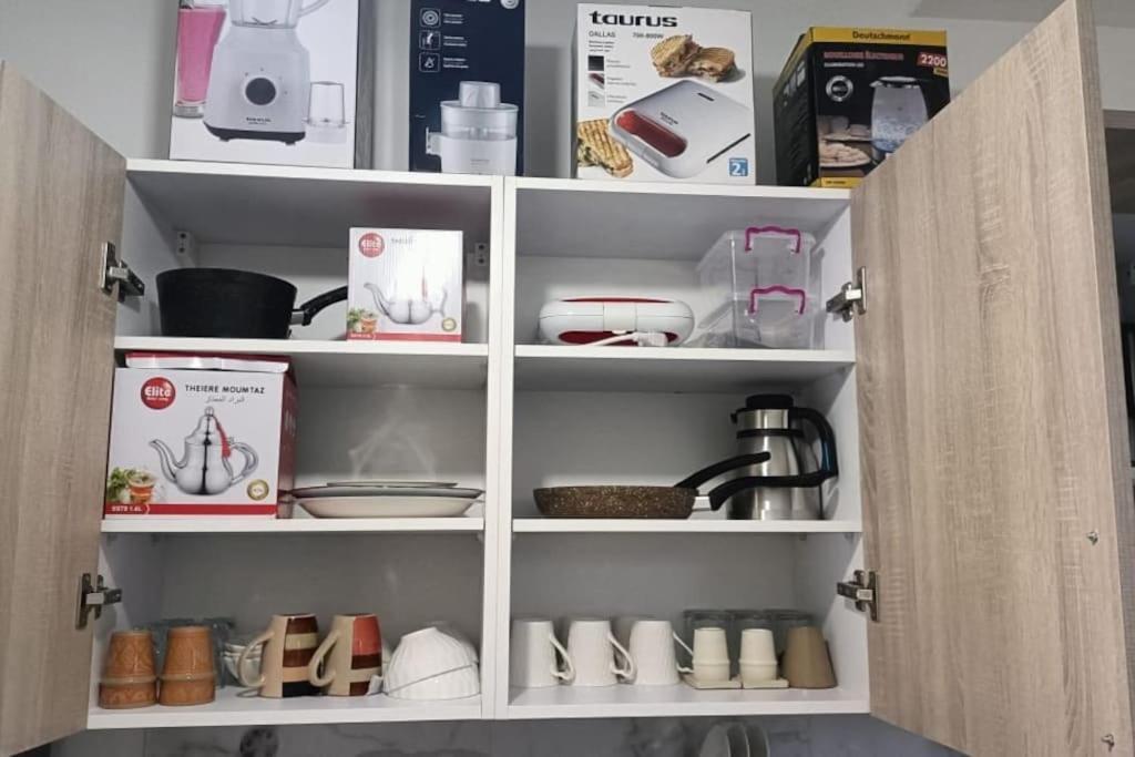 Modern Family Apartment Near Airport マラケシュ エクステリア 写真